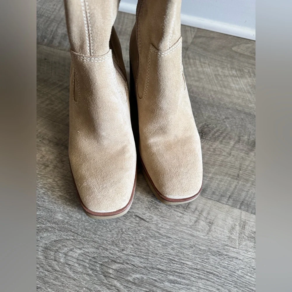 VINCE CAMUTO Beige Boots - Picture 3 of 7